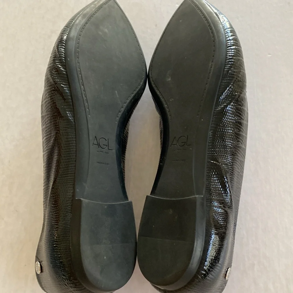 AGL Black Crocodile- embossed Patent Leather Pointed Toe Flats Size 38.5